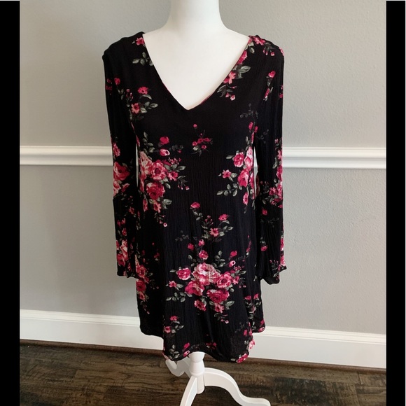 Lulu’s Black Floral Print Shift Dress - Picture 5 of 8